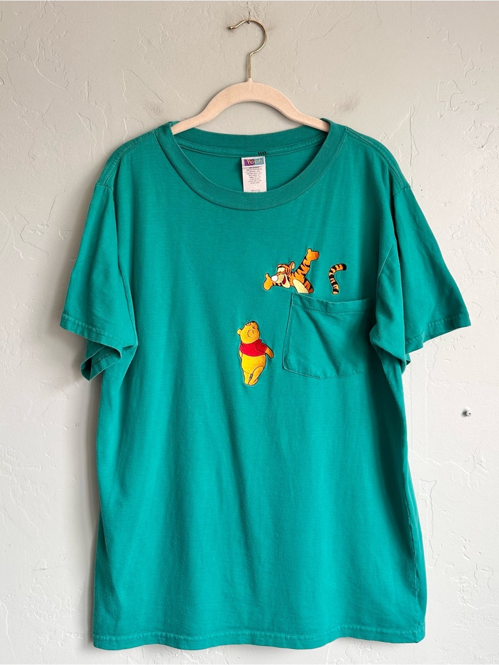 Vintage Winnie the Pooh Tigger Teal Embroidered Pocket Tee Adult Size Large